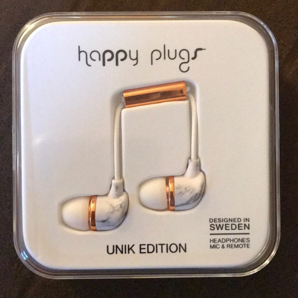 NWT earphones